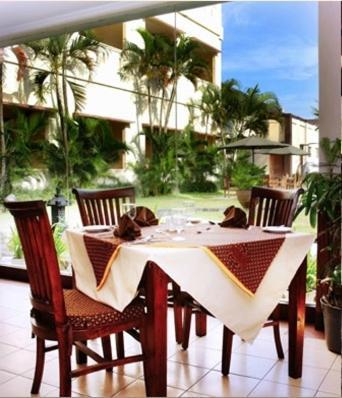 Umm Inn Hotel Malang Exterior foto