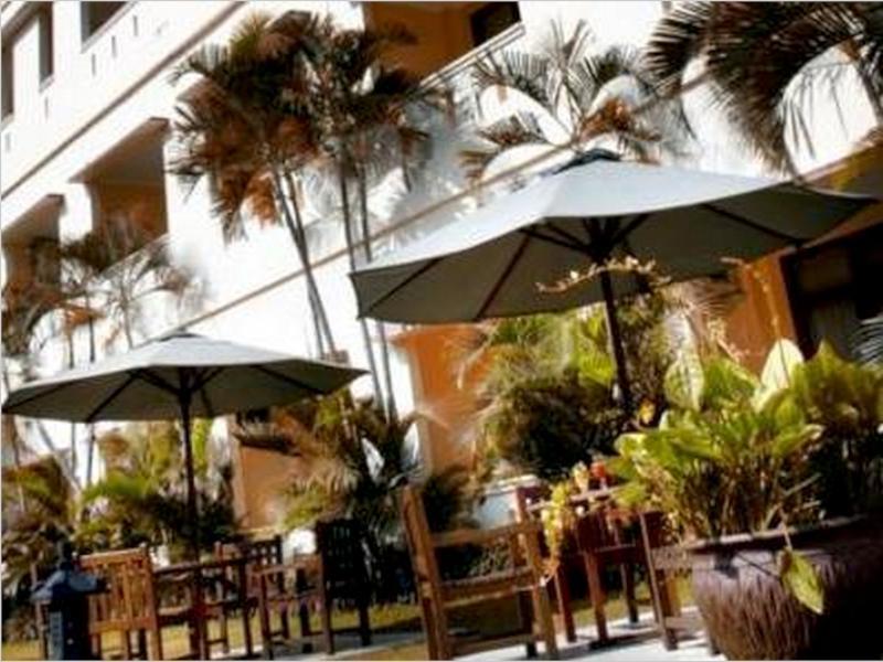 Umm Inn Hotel Malang Exterior foto